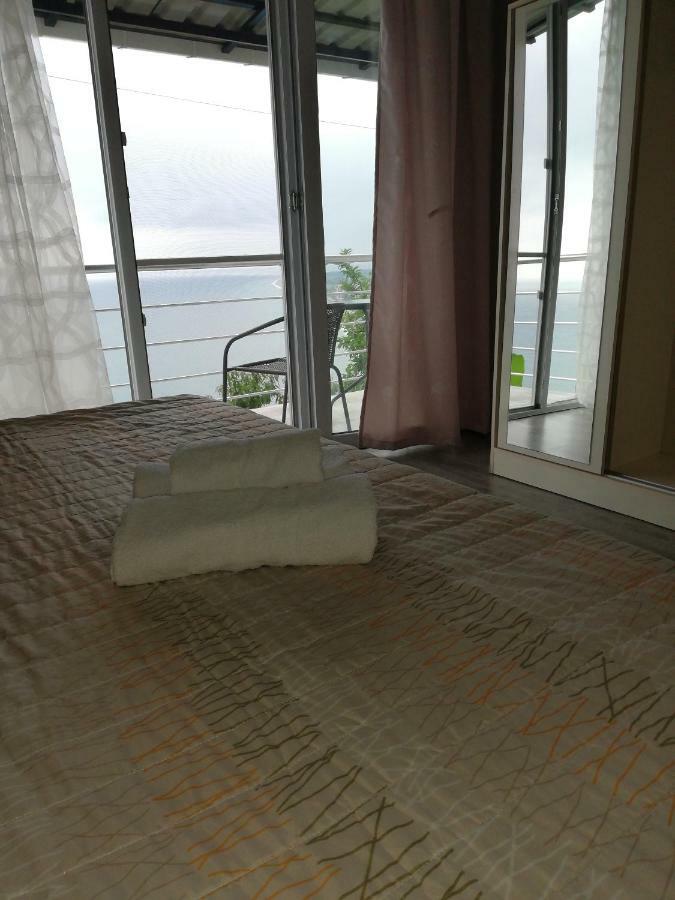 Albatross Kvariati Guest House Bagian luar foto